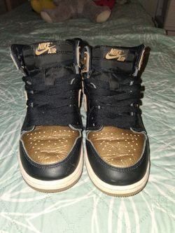 Nike Air High-Top Sneakers Black and Gold