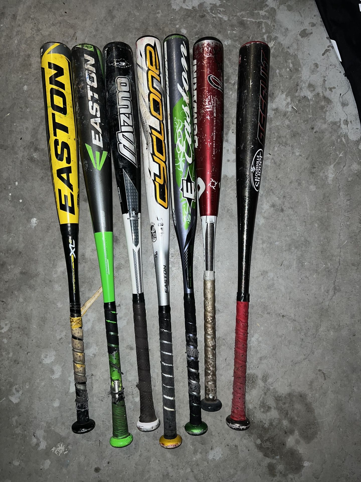BASEBALL BATS +GLOVES +BALLS