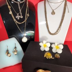 LOT 9 ITEMS VINTAGE JEWELRY, GREAT CONDITION, BEAUTIFUL PIECES

