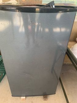 Mini refrigerator