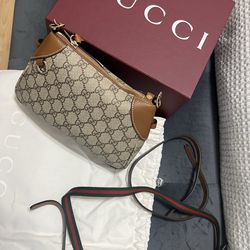 Gucci GG Emblem Small Shoulder Bag – NEW – Full Set + Authentication