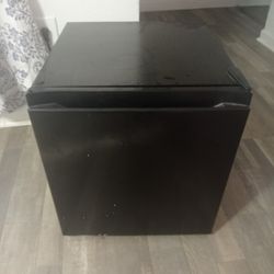 Hisense Mini Fridge 