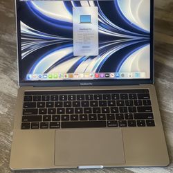 Apple MacBook Pro with Touch Bar, with 3.1GHz Intel Core i5 (13-inch, 8GB RAM, 256GB SSD 2017