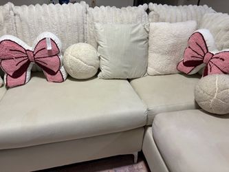 Cream/White Sectional Sofa with Chaise – Clean & Cozy