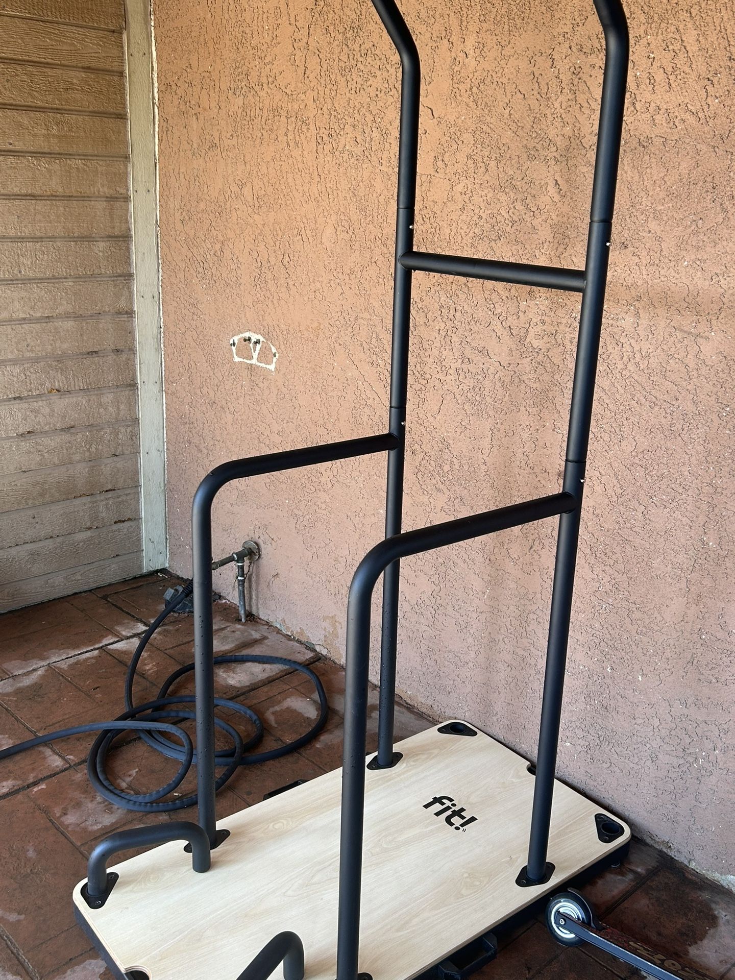 Pull-Up & Dip Station – Like New