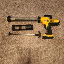 Dealt Caulking Gun