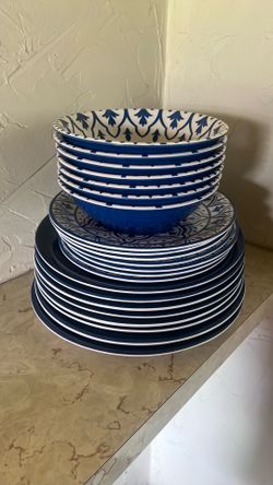 Dishware -Plates and Bowls $10