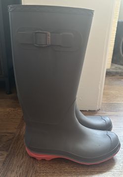 Women’s Gray Kamik Rubber Boots