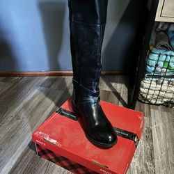 Women’s Long Boots Size 7 1/2