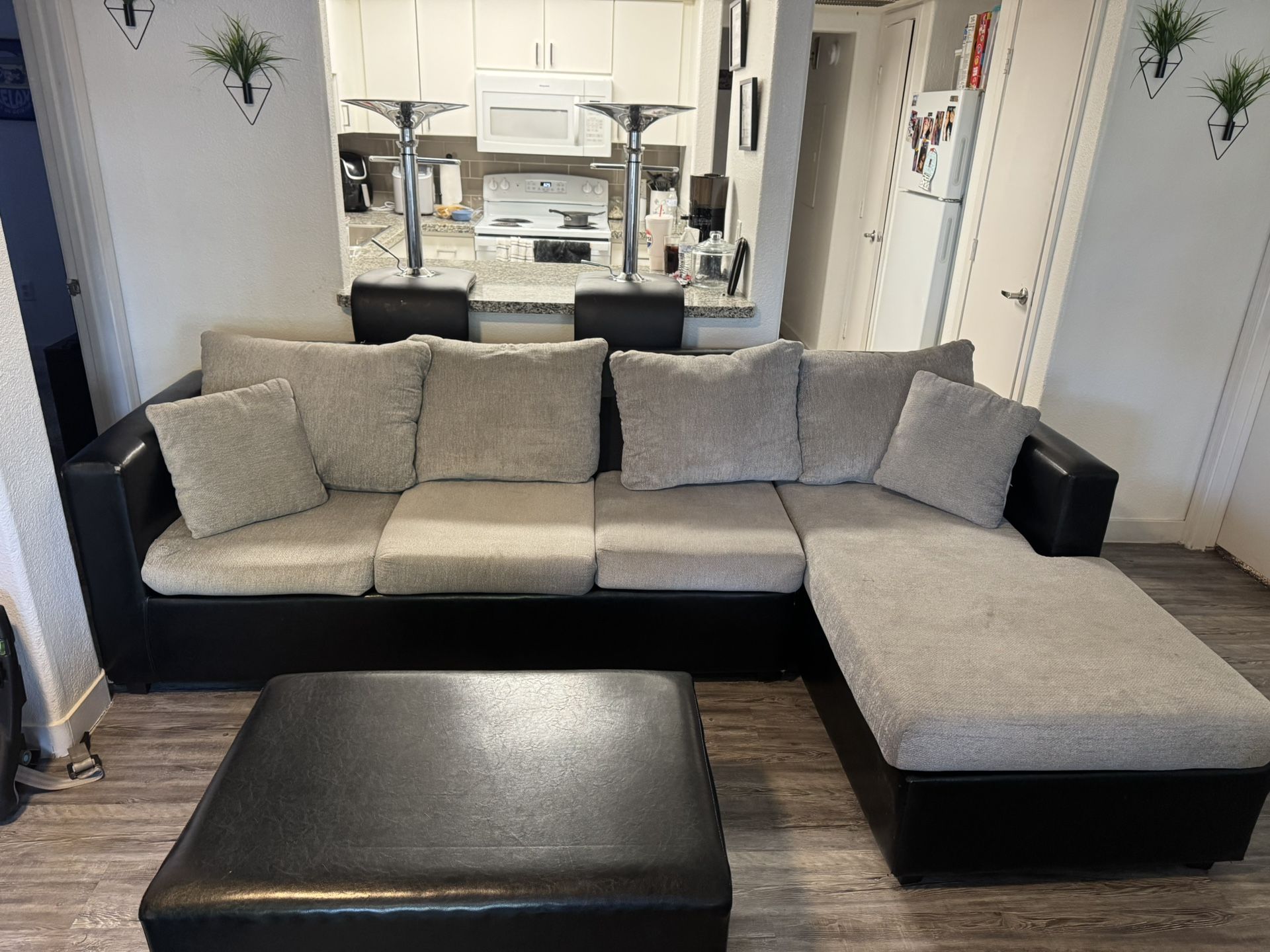 Sectional Couch And Ottoman