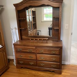 Dresser with Hutch 