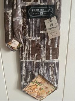 Bruno Piattelli silk necktie  w/ Map Design - NWT