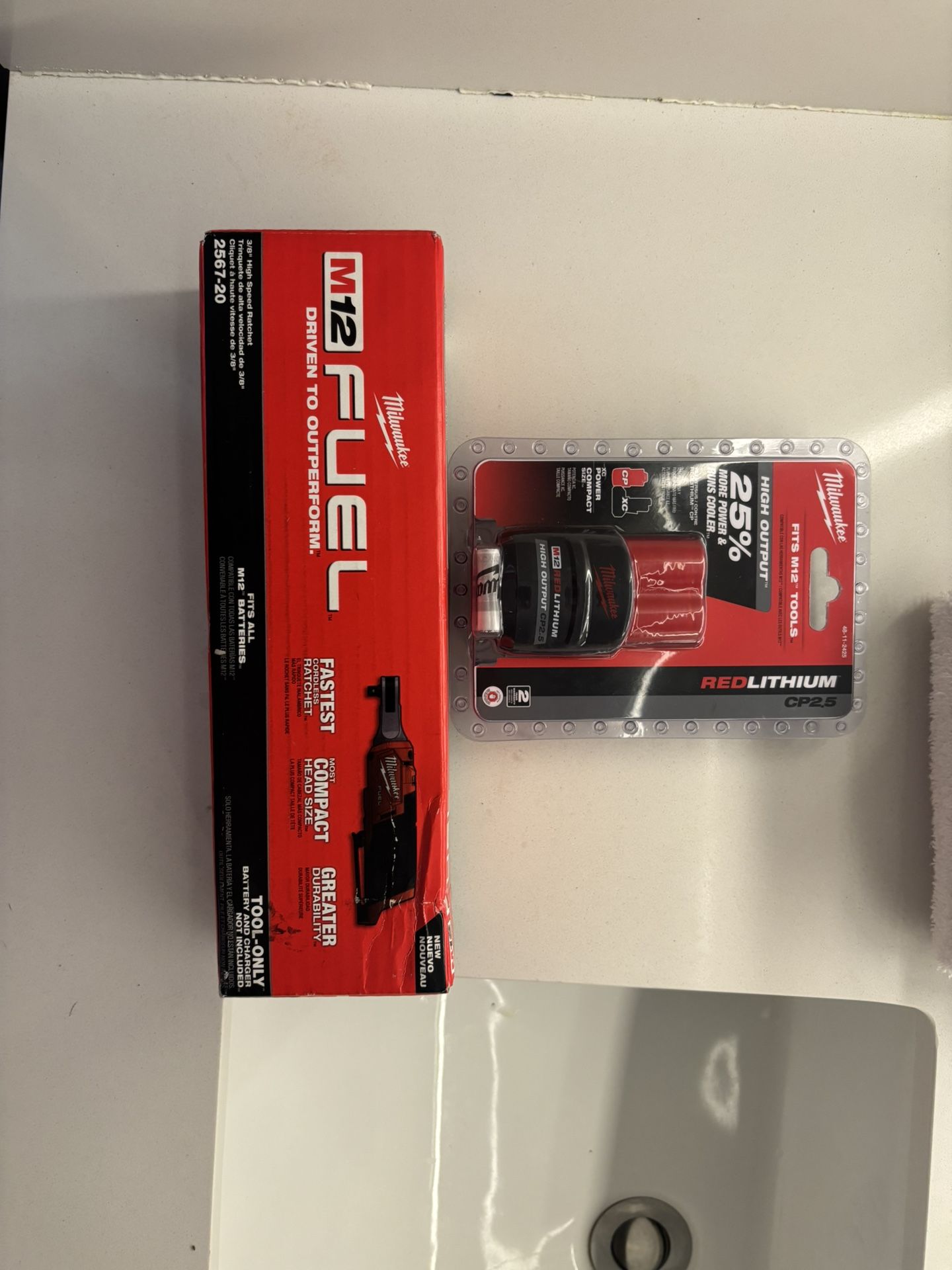 Milwaukee M12 3/8 Rachet And M12Battery 
