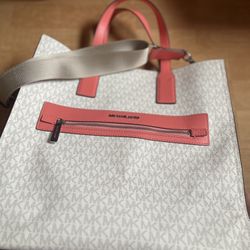 Michael Kors large Tote Bag(NEVER USED)