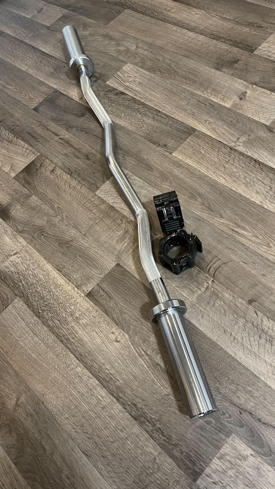 OLYMPIC CURLBAR WITH COLLARS