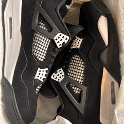 Jordan Retro 4 Thunder 