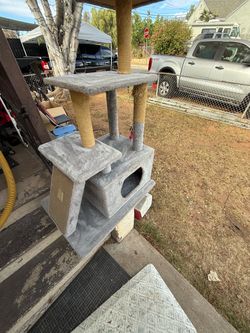 Cat treehouse