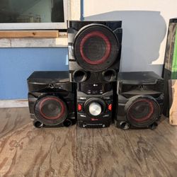 Stereo W/ Wired Speakers