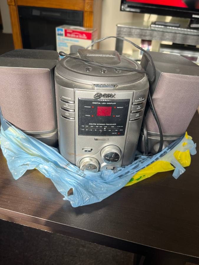 AM/FM Compact Disc Player