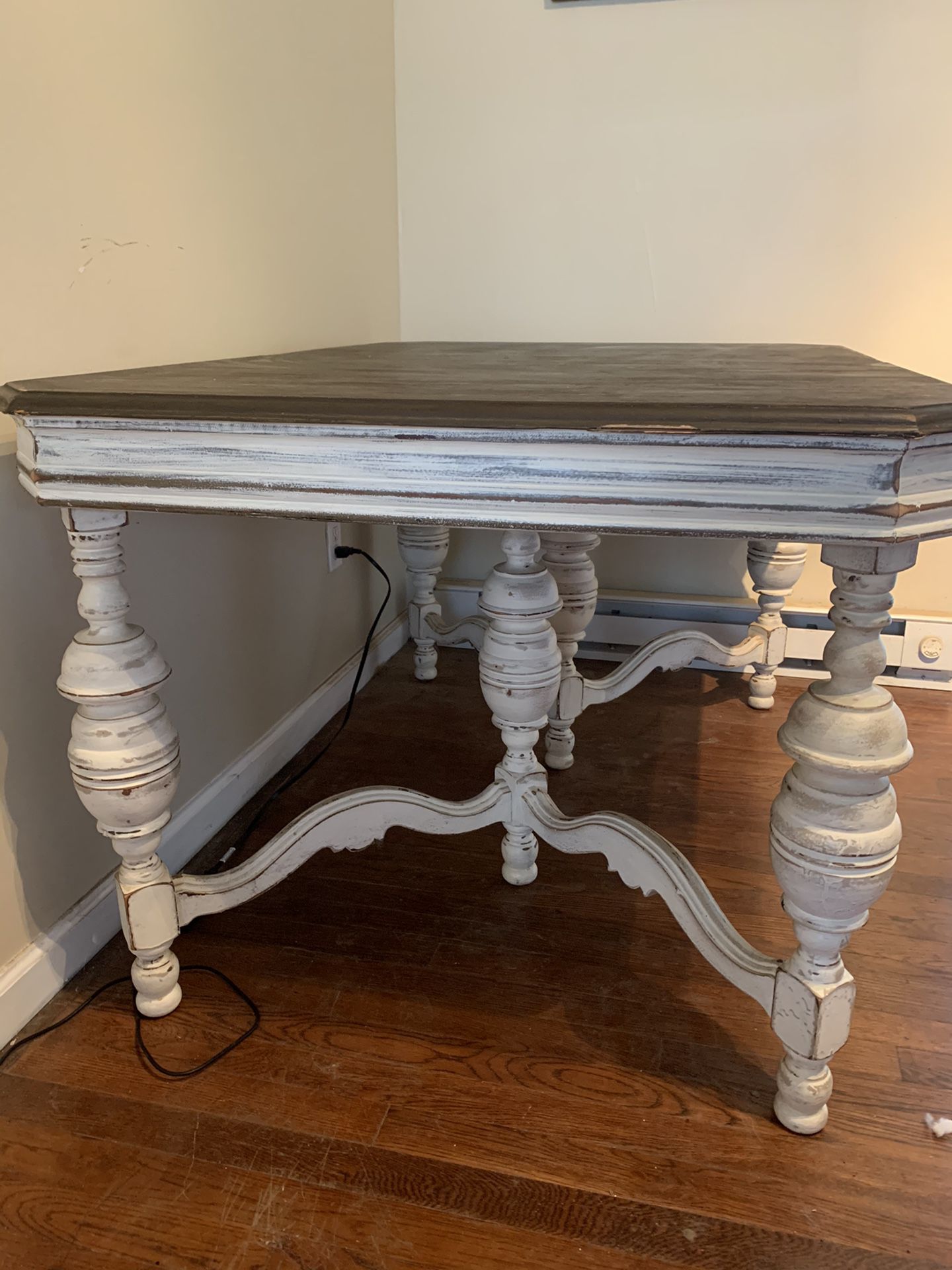 Beautiful Antique Table!
