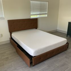 Queen Size Bed With Mattress 