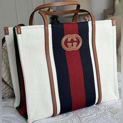 Gucci Medium Interlocking Tote Bag