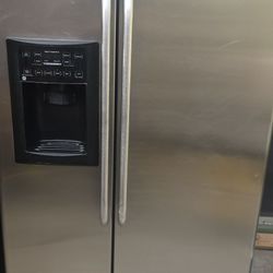 Side By Sides Stainless Steel G&E Fridge