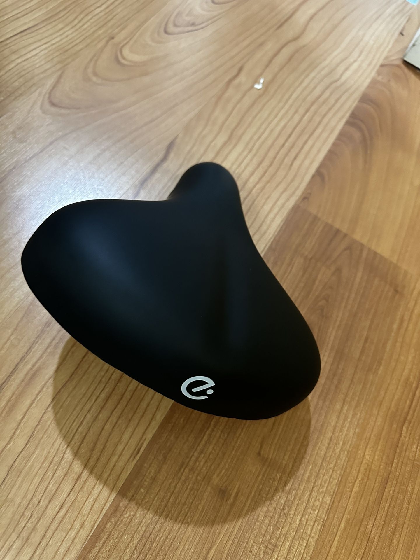Echelon Oversized Extra Cushion Bike Seat