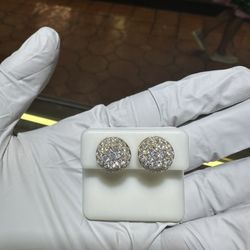 10kt Yellow Gold Moissanite Earrings