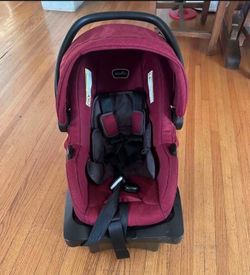 Kids Evenflo Car seat 💺 plus Modular