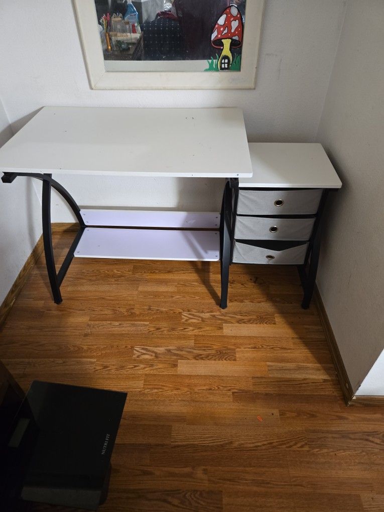Art Desk