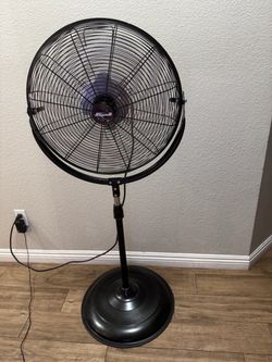 XtremePower 24 inch Black Pedestal Standing Fan