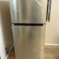 New 18.1 cu. ft. Top Freezert Refrigerator in Fingerprint Resistant Stainless Steel Look, Garage Ready