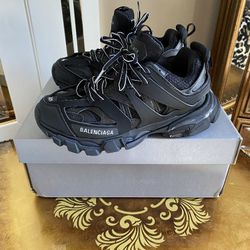 Balenciaga Track Black 