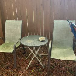 Outdoor Furniture - Chairs and Table