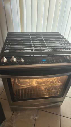 Cosina nueva grande marca Whirlpool