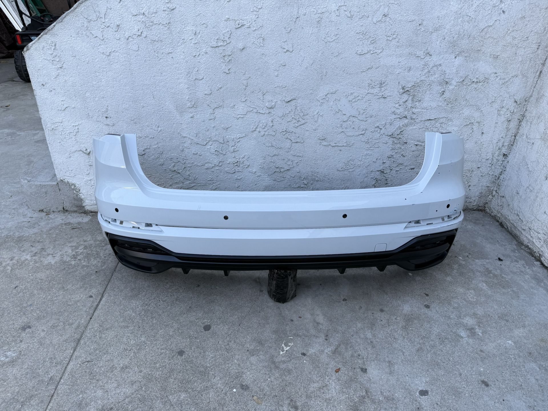 2019 2023 AUDI Q3 REAR BUMPER COVER OEM