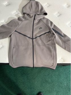 Nike tech size medium