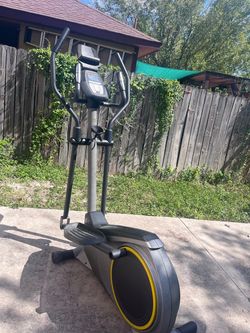 Gold's Gym Stride Trainer 350i Elliptical Exercise Machine