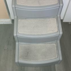 FREE cat/dog stairs 