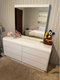 White bedroom set