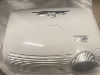 Optoma projector with remote