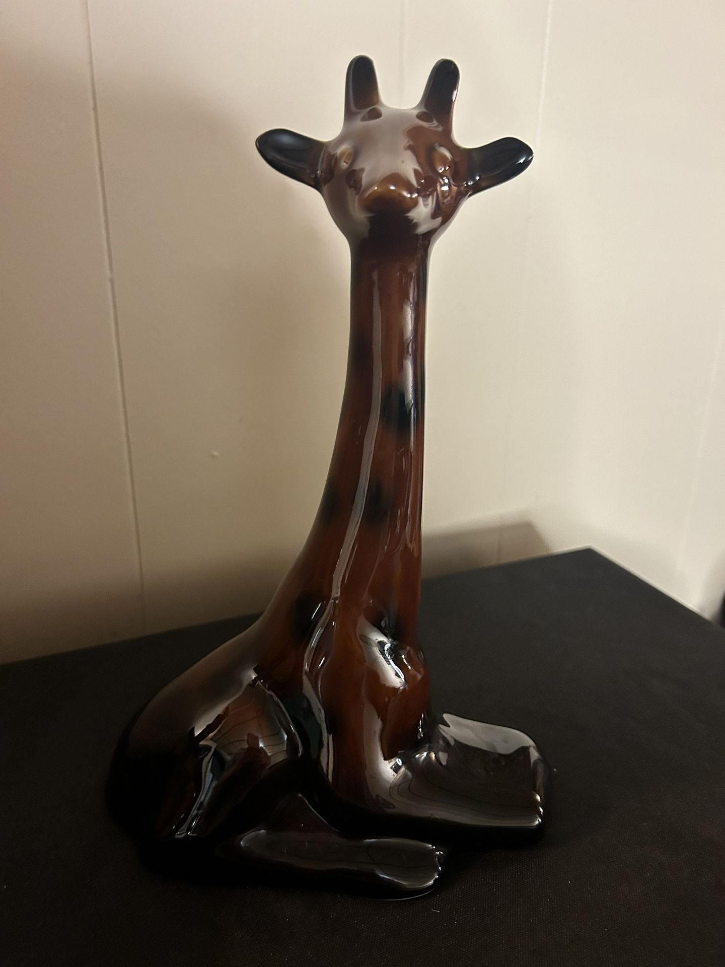 giraffe - approx 10.5" tall / ceramic laying giraffe