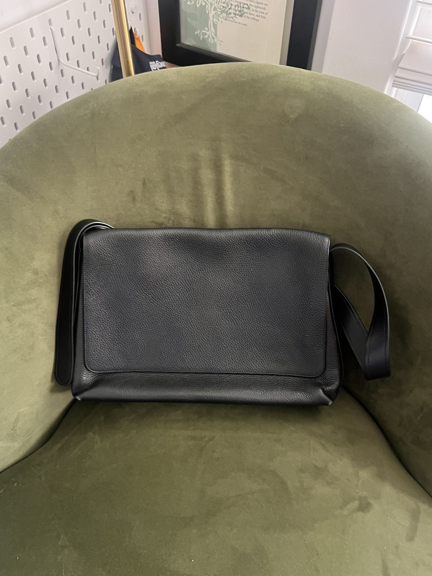 Cuyana Black Pebbled Leather Messenger Bag