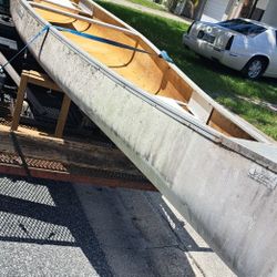 Canoe In good condition