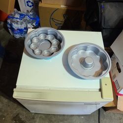 Secret Center Cake Pan