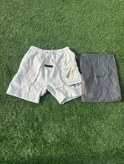 White essential shorts