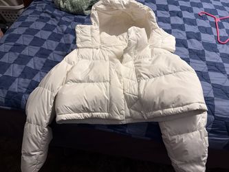 Lululemon Hooded Cropped Down Puffer Jacket