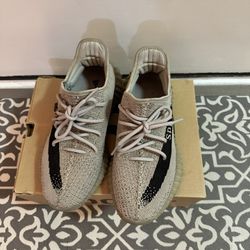 Yeezy Sz 8 Used 