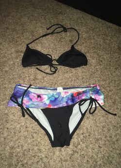 Op 2 piece bathing suit